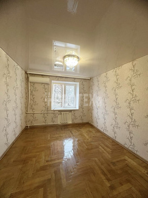 Продам трехкомнатную (3-комн.) квартиру, Филатова ул, 3, Майский п