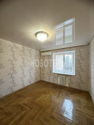 Продам трехкомнатную (3-комн.) квартиру, Филатова ул, 3, Майский п