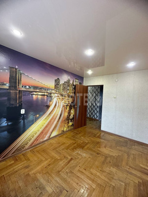 Продам трехкомнатную (3-комн.) квартиру, Филатова ул, 3, Майский п