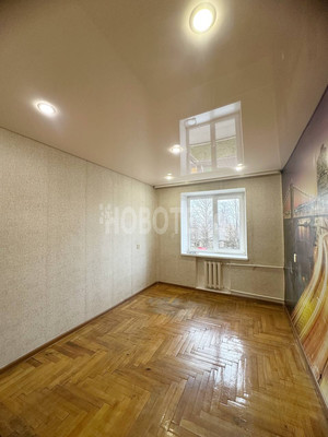 Продам трехкомнатную (3-комн.) квартиру, Филатова ул, 3, Майский п