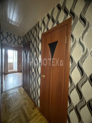 Продам трехкомнатную (3-комн.) квартиру, Филатова ул, 3, Майский п