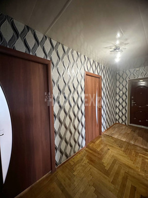 Продам трехкомнатную (3-комн.) квартиру, Филатова ул, 3, Майский п