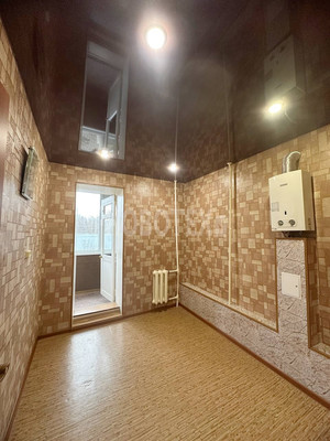 Продам трехкомнатную (3-комн.) квартиру, Филатова ул, 3, Майский п