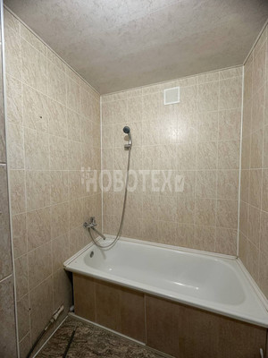 Продам трехкомнатную (3-комн.) квартиру, Филатова ул, 3, Майский п