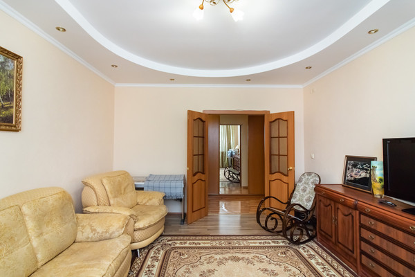 Продам двухкомнатную (2-комн.) квартиру, Энгельса ул, 3, Ханты-Мансийск г