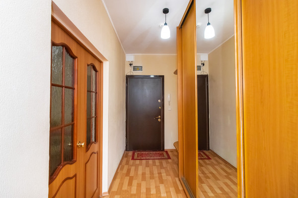 Продам двухкомнатную (2-комн.) квартиру, Энгельса ул, 3, Ханты-Мансийск г