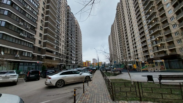 Сдам двухкомнатную (2-комн.) квартиру, им. Цезаря Куникова ул, 35, Краснодар г