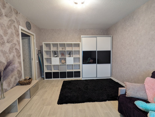 Продам двухкомнатную (2-комн.) квартиру, Героев ул, 9, Костомукша г