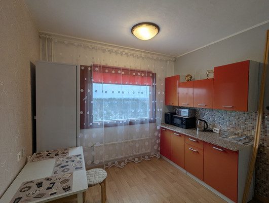 Продам двухкомнатную (2-комн.) квартиру, Героев ул, 9, Костомукша г