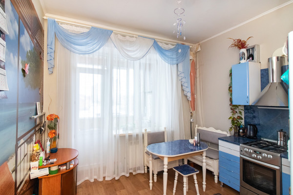 Продам двухкомнатную (2-комн.) квартиру, Безноскова ул, 10, Ханты-Мансийск г