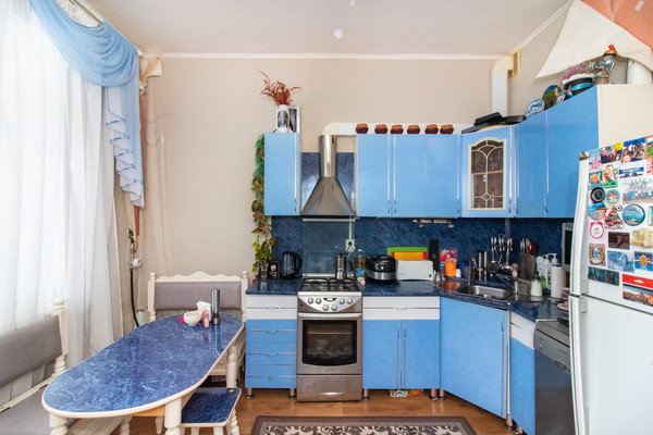 Продам двухкомнатную (2-комн.) квартиру, Безноскова ул, 10, Ханты-Мансийск г