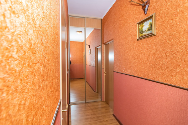 Продам двухкомнатную (2-комн.) квартиру, Безноскова ул, 10, Ханты-Мансийск г