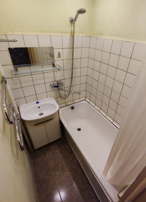Сдам двухкомнатную (2-комн.) квартиру, Барклая ул, 16к2, Москва г