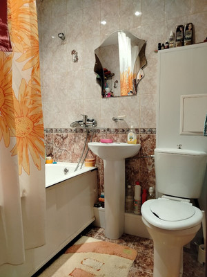 Продам двухкомнатную (2-комн.) квартиру, Химиков ул, 15, Великий Новгород г