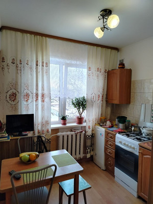 Продам двухкомнатную (2-комн.) квартиру, Химиков ул, 15, Великий Новгород г