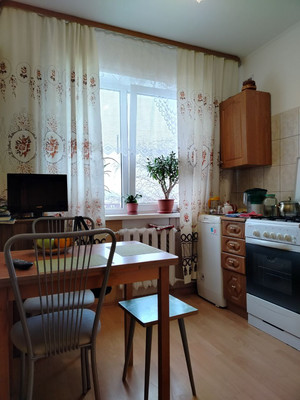 Продам двухкомнатную (2-комн.) квартиру, Химиков ул, 15, Великий Новгород г