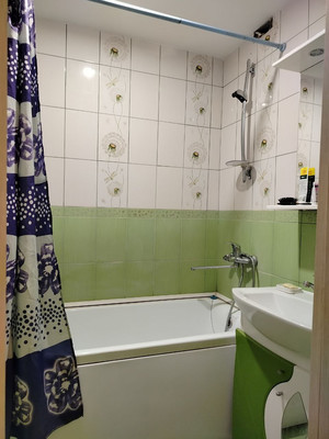 Продам многокомнатную квартиру, Московская ул, 26к2, Великий Новгород г