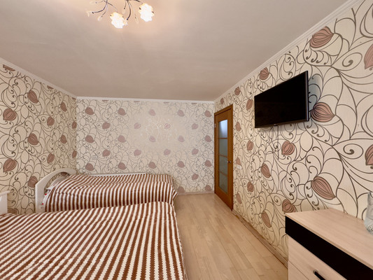 Продам трехкомнатную (3-комн.) квартиру, Строительная ул, 21, Саки г