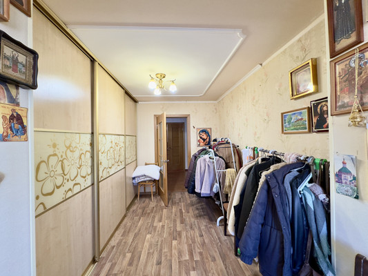 Продам трехкомнатную (3-комн.) квартиру, Строительная ул, 21, Саки г