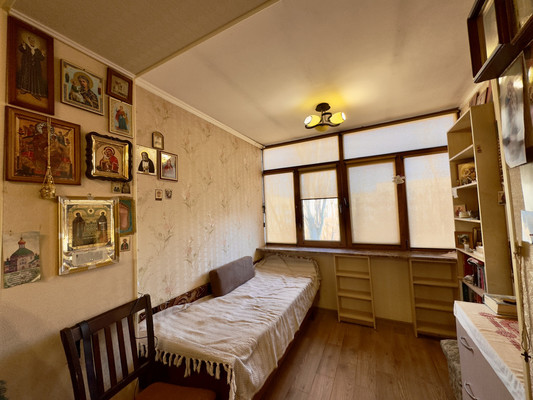 Продам трехкомнатную (3-комн.) квартиру, Строительная ул, 21, Саки г