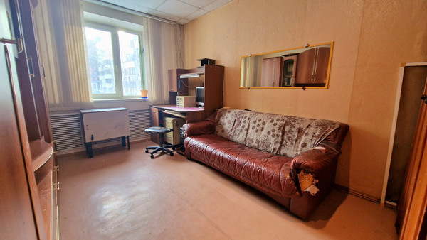 Продам трехкомнатную (3-комн.) квартиру, Уральская ул, 53, Пермь г