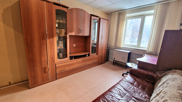 Продам трехкомнатную (3-комн.) квартиру, Уральская ул, 53, Пермь г