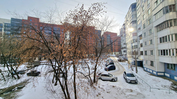Продам трехкомнатную (3-комн.) квартиру, Уральская ул, 53, Пермь г