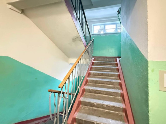 Продам многокомнатную квартиру, Зари ул, 11, Нижний Тагил г