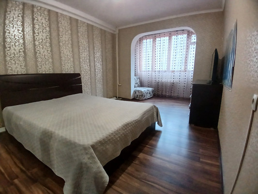 Продам двухкомнатную (2-комн.) квартиру, 12, Тюменский п