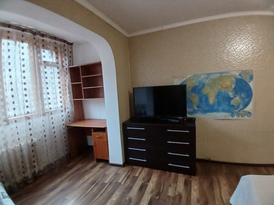 Продам двухкомнатную (2-комн.) квартиру, 12, Тюменский п