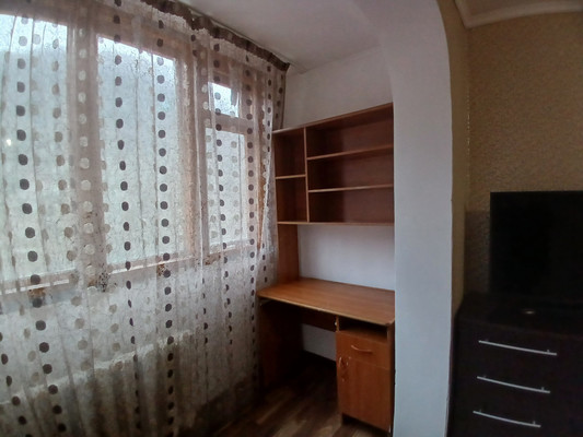Продам двухкомнатную (2-комн.) квартиру, 12, Тюменский п