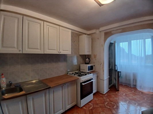 Продам двухкомнатную (2-комн.) квартиру, 12, Тюменский п