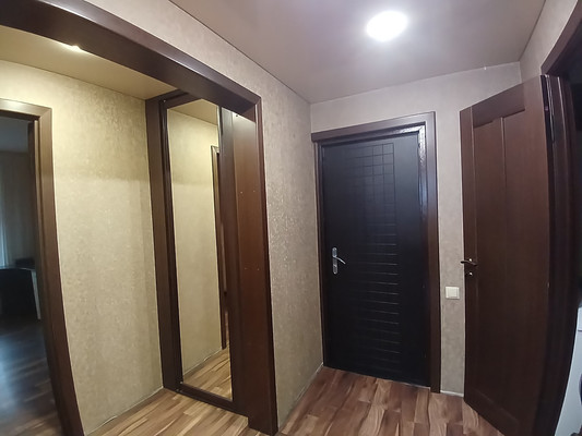 Продам двухкомнатную (2-комн.) квартиру, 12, Тюменский п