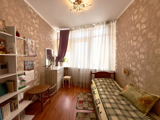 Продам двухкомнатную (2-комн.) квартиру, Ростовская ул, 19ка, Симферополь г