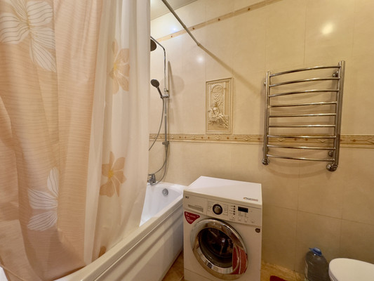 Продам двухкомнатную (2-комн.) квартиру, Ростовская ул, 19ка, Симферополь г