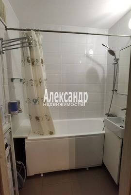 Продам двухкомнатную (2-комн.) квартиру, Новая ул, 17к2, Мурино п