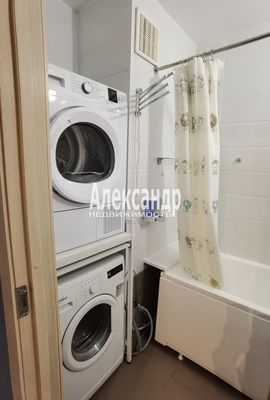 Продам двухкомнатную (2-комн.) квартиру, Новая ул, 17к2, Мурино п