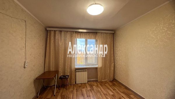 Продам комнату в 12-комн. квартире, Приморское ш, 2, Выборг г