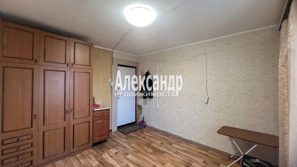 Продам комнату в 12-комн. квартире, Приморское ш, 2, Выборг г