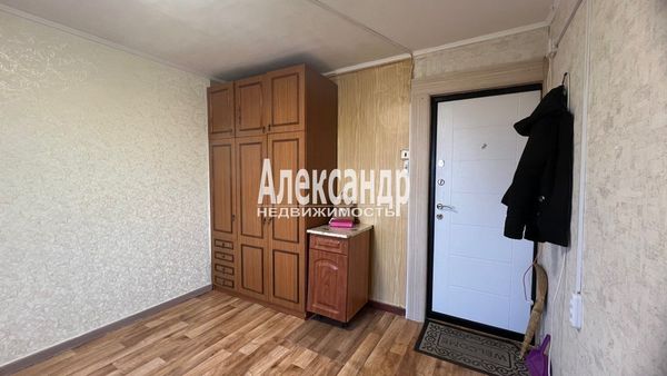 Продам комнату в 12-комн. квартире, Приморское ш, 2, Выборг г