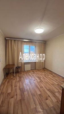 Продам комнату в 12-комн. квартире, Приморское ш, 2, Выборг г