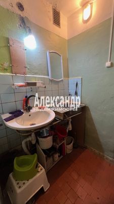 Продам комнату в 12-комн. квартире, Приморское ш, 2, Выборг г