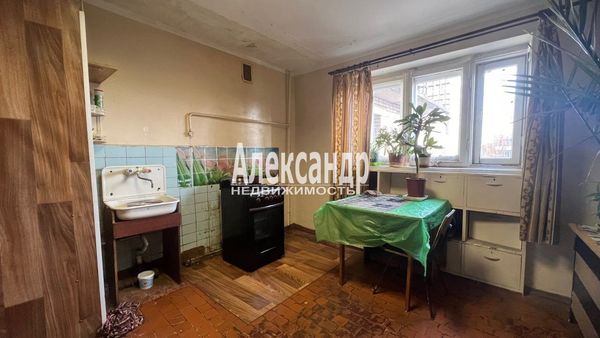 Продам комнату в 12-комн. квартире, Приморское ш, 2, Выборг г