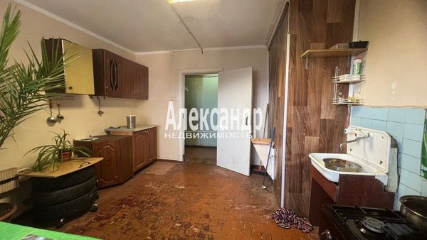 Продам комнату в 12-комн. квартире, Приморское ш, 2, Выборг г
