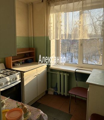 Продам трехкомнатную (3-комн.) квартиру, Приморское ш, 423к2, Репино п