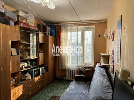 Продам трехкомнатную (3-комн.) квартиру, Приморское ш, 423к2, Репино п