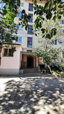 Продам двухкомнатную (2-комн.) квартиру, Ленина ул, 24, Саки г