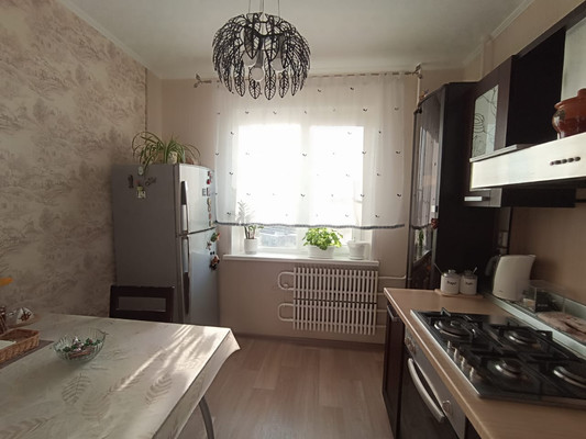 Продам трехкомнатную (3-комн.) квартиру, Курчатова пр-кт, 35, Волгодонск г