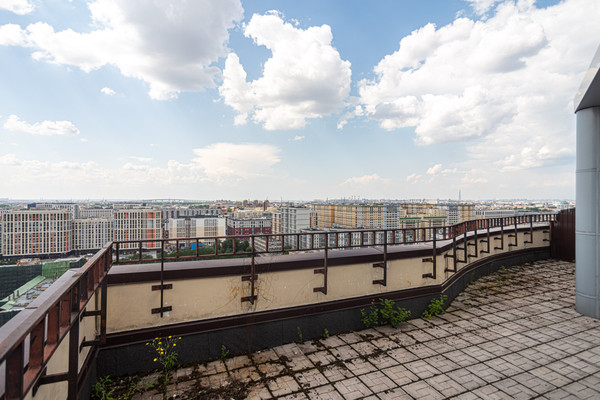 Продам трехкомнатную (3-комн.) квартиру, Киевская ул, 3, Санкт-Петербург г