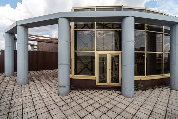 Продам трехкомнатную (3-комн.) квартиру, Киевская ул, 3, Санкт-Петербург г